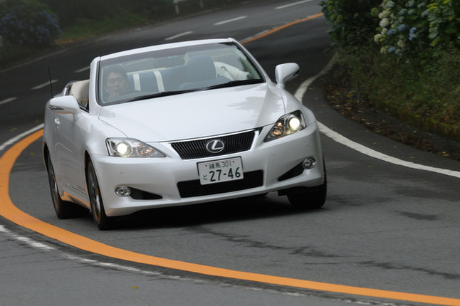【スペック】全長×全幅×全高＝4635×1795×1415mm／ホイールベース＝2730mm／車重＝1730kg／駆動方式＝FR／2.5リッターV6DOHC24バルブ（215ps/6400rpm、26.5kgm/3800rpm）／価格＝535万円（テスト車＝589万2850円）