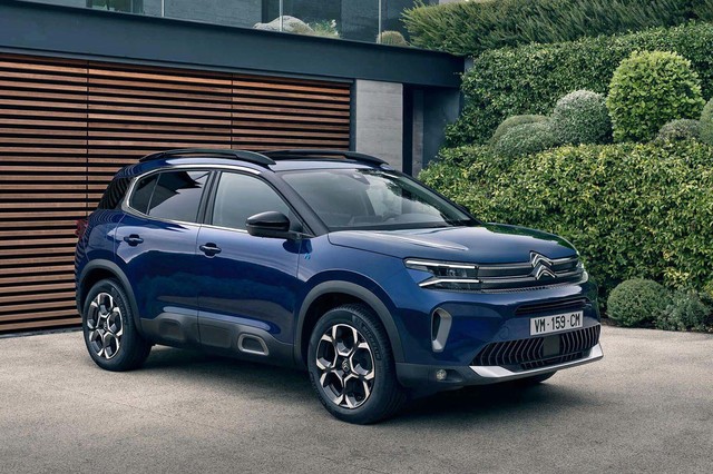 フロントまわりが新デザインに 「シトロエンC5エアクロスSUV」の