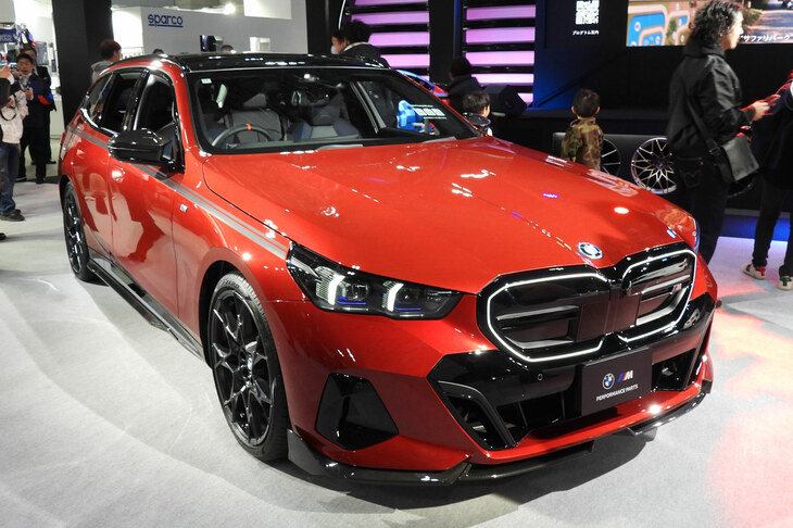 BMW i5ツーリングM60 xDrive（Mパフォーマンスパーツ装着車）