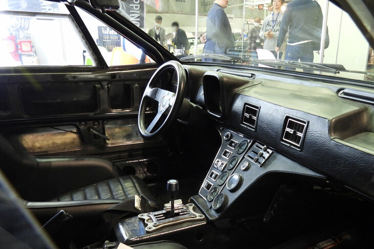 デ・トマソ・パンテーラ／アクティブガレージ＆アプローチ