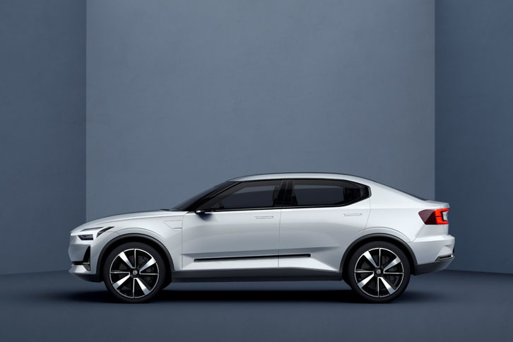 「ボルボ・コンセプト40」（セダン）。