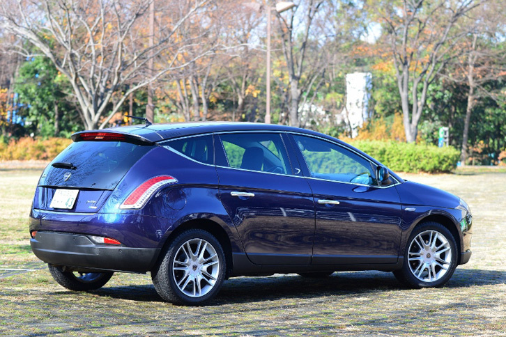 「ランチア・デルタ」陶酔の前衛デザイン、リアビュー。（写真＝池之平昌信）