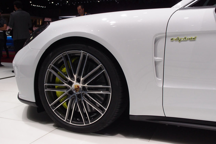 ポルシェ・パナメーラ ターボS E-ハイブリッド