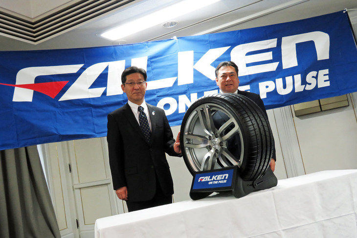 住友ゴム工業の西 実専務（左）と、タイヤ国内リプレイス営業本部長の増田栄一氏（右）。