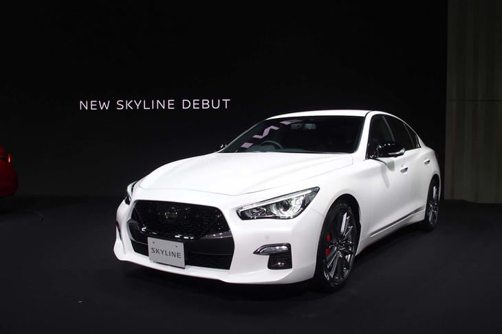 最高出力405PSの自社製3リッターV6ツインターボエンジンを搭載する「スカイライン400R」。2019年の7月に実施されたスカイラインのマイナーチェンジに合わせて追加設定された。