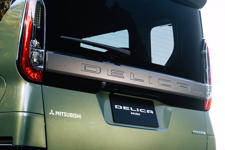 車名についても、慣れ親しんだ「eK」の名を捨てて、あえて「デリカ」を採用。最近では他社からもらうOEMモデルにも使われている車名だが、ファンの反応を見るに、その神通力はまだまだ健在のようだ。