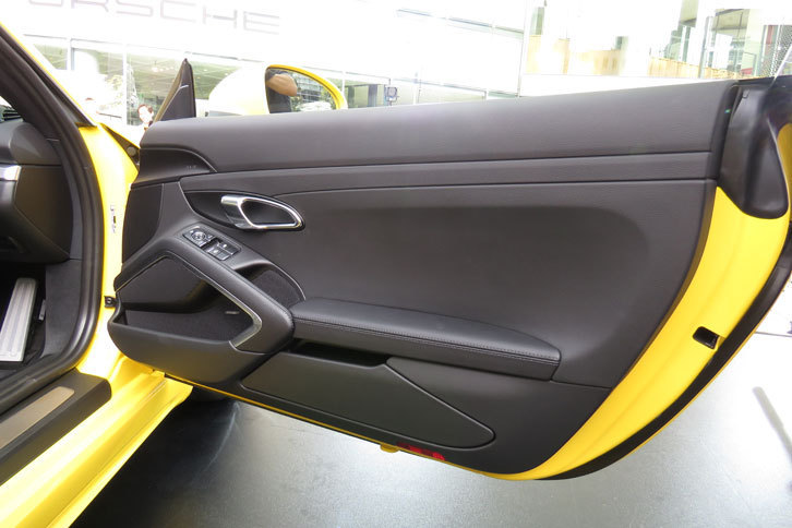 ポルシェ718ケイマン