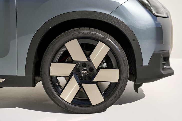 MINIカントリーマン（タイヤ＆ホイール）