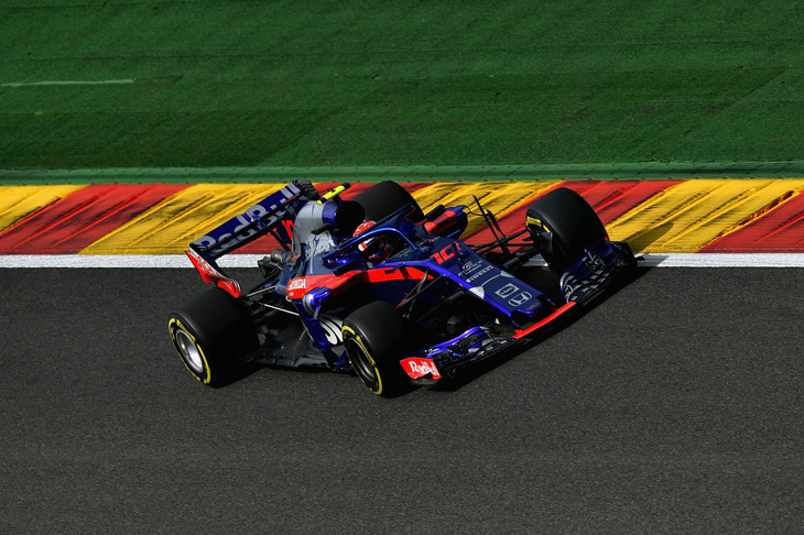 ダニエル・リカルドの来季ルノーへの移籍で幸運が舞い込んできたのが、レッドブルのジュニアチーム、トロロッソのピエール・ガスリー（写真）。GPキャリア1年未満、最高位はバーレーンGPの4位という22歳のフランス人ドライバーは、経験こそ少ないものの、その速さを買われ、来季のトップチームのシートを射止めた。レッドブルとしても、来年新たなパートナーとなるホンダとの経験を先んじて積んでいるガスリーは頼りになる存在となると見込んだに違いない。ベルギーGPでは、予選11位、バルテリ・ボッタスの降格ペナルティーで繰り上がり10番グリッドからスタートし、2戦連続、今季4度目のポイント獲得に成功した。（Photo＝Toro Rosso）