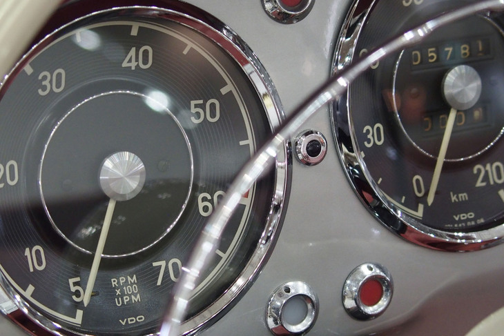 メルセデス・ベンツ190SL（1960年）／Mars