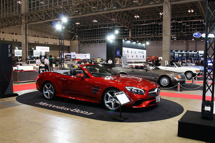 メルセデス・ベンツのブースの様子。