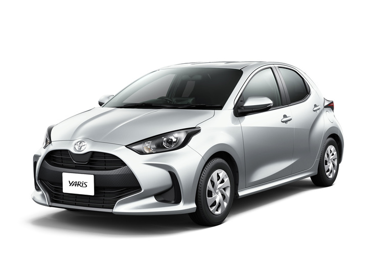 「トヨタ・ヤリス」。2020年に「ヴィッツ」が3度目の世代交代を迎えるにあたり、名称が輸出名のヤリスに統一された。5ドアハッチバックボディーに、1リッター仕様は先代から受け継いだ直3 DOHC 12バルブユニットを搭載。初代に続いて欧州カー・オブ・ザ・イヤーを獲得しており、シリーズでは登録車のベストセラーとなっている。