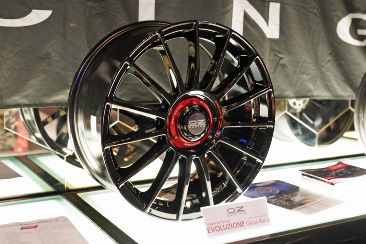 O・Zスーパーツーリズモ エボルツィオーネ