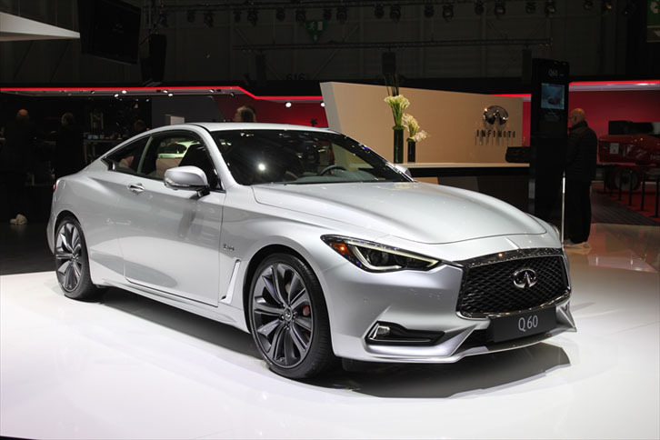 インフィニティQ60