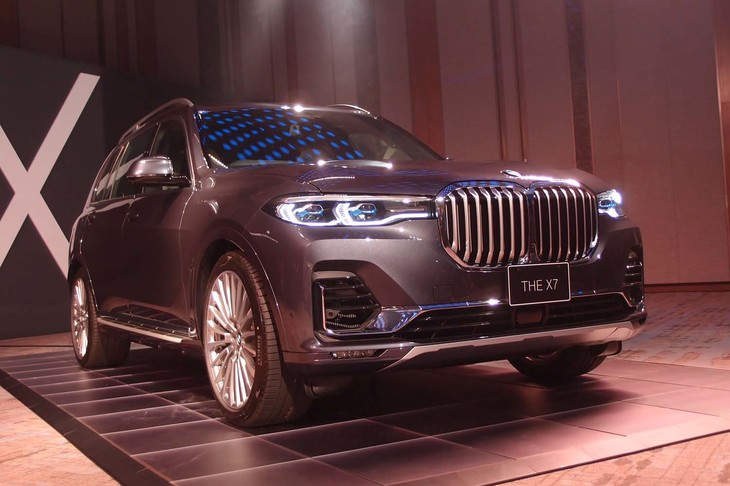 BMW X7 xDrive35dデザイン・ピュア・エクセレンス
