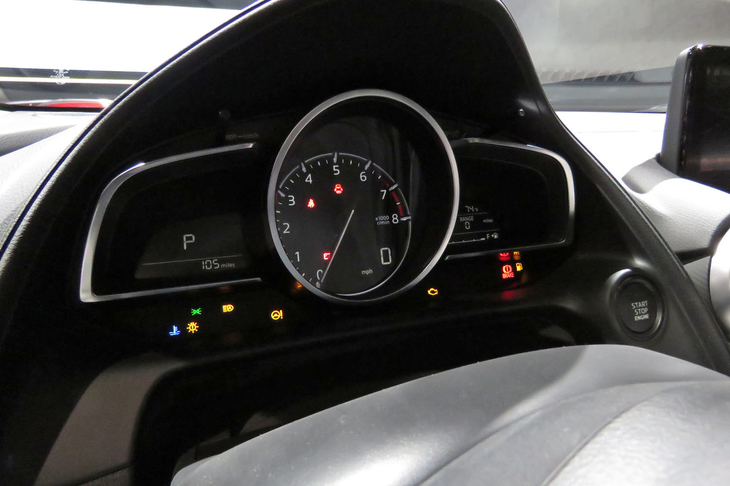 マツダCX-3（メーターパネル）