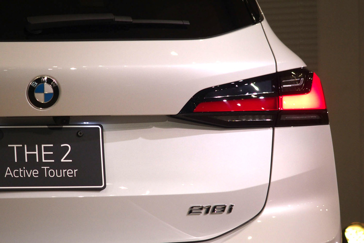 218iアクティブツアラー エクスクルーシブ（リアコンビランプ）
