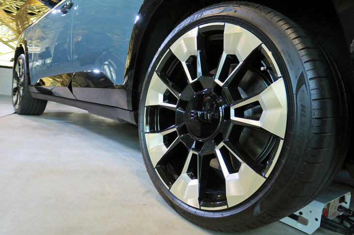 BMW XM（タイヤ＆ホイール）