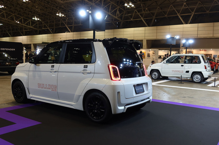 ホンダ・スーパーONE＜オプション装着車＞（写真手前）とシティ ターボII（同奥）。