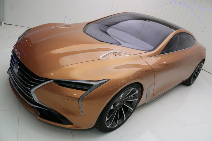 長安によるもうひとつのコンセプトカー。全体のスタイルはともかく“スピンドルグリル風”は、今年の決定的トレンドだった。