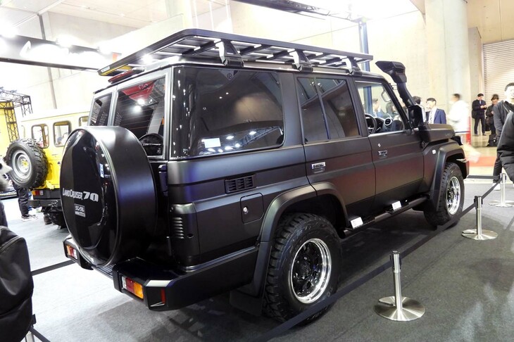 ランクルBASEカスタム「ブラッククルーザー70」