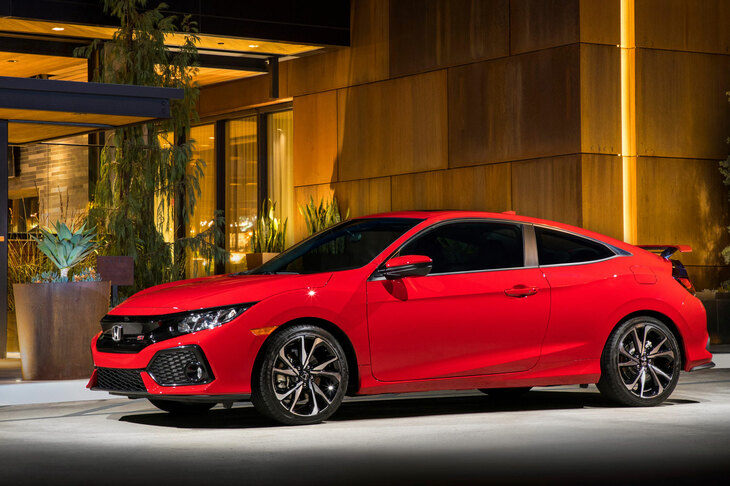 2021年まで米国で販売されていた「ホンダ・シビック クーペ」。ルーフラインの頂点が前寄りにあることは、アメリカで好まれるクーペのお約束とされている。「日産フェアレディZ」しかり、「トヨタ・スープラ」しかり……。
