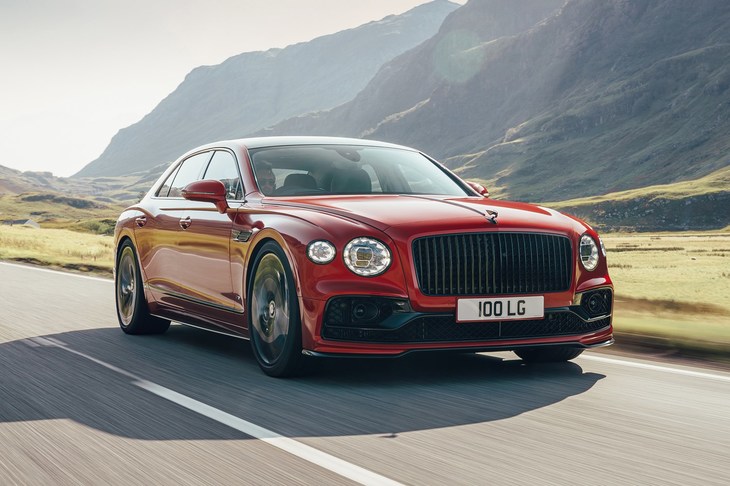 2021年にデリバリーが始まるという「フライングスパー」のV8エンジン搭載モデル。