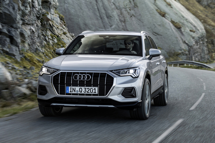 アウディQ3