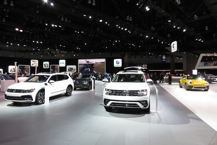 ロサンゼルスモーターショー2017のフォルクスワーゲンブースの様子。