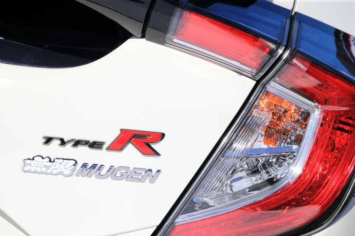 「More R」というコンセプトのもとに「シビック タイプR」のパーツを開発した無限。モータースポーツや、コンセプトカー「RC20GT タイプRコンセプト」の開発で得たノウハウを注ぎ込んだ。