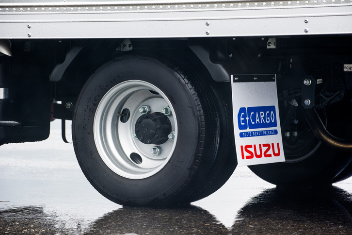 いすゞ・エルフ ワイドキャブ ロングボディー ドライバン