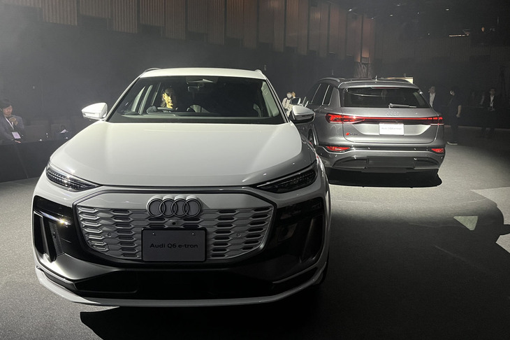 「アウディQ6 e-tron」の発表会場の様子。