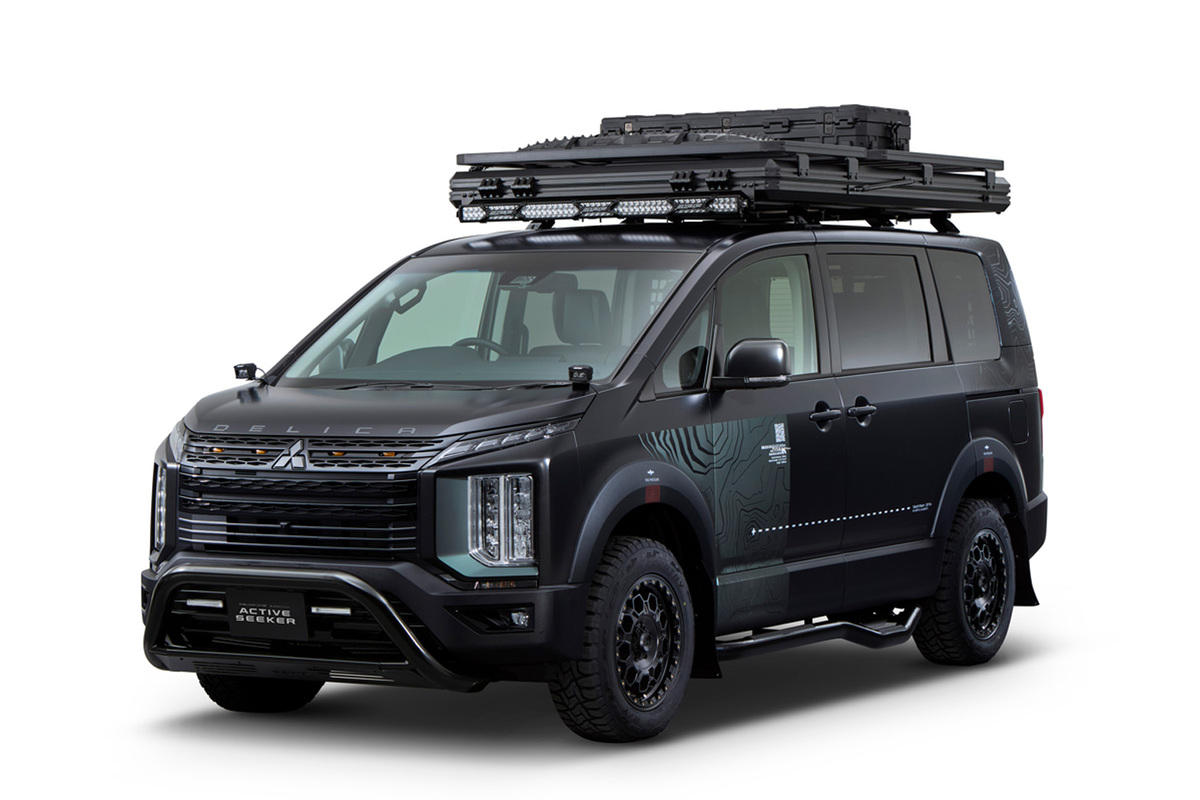 タレントのヒロミが手がけた「三菱トライトン」のカスタマイズカーが