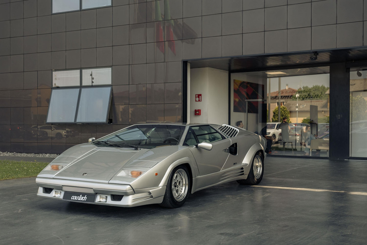 1968年製ランボルギーニ・ミウラSVがレトロモビルに登場 - Web 昭和