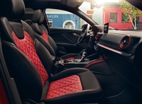 「SQ2インテリアデザインパッケージ」装着車のインテリア。