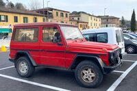 近年、豪華志向が加速する「メルセデス・ベンツGクラス」だが、イタリアではスパルタンだった時代のモデルを愛好する人を時折見かける。2022年筆者撮影。