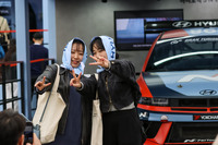 「Hyudai N × TOYOTA GAZOO Racing FESTIVAL」では、家族づれや若いお客さんの姿が多かったのが印象的だった。