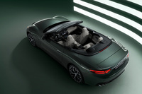 最高出力490PSの3リッターV6ツインターボ「ネットゥーノ」エンジンが搭載される「マセラティ・グランカブリオ」。