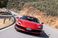 動力性能と並んで印象的だったのが新エンジンのサウンド。関係者が「これは小さなV12」と胸を張るのも納得の快音だった。