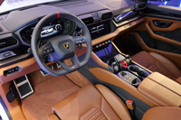 ランボルギーニがプラグインハイブリッドのスーパーSUV「ウルスSE」を国内初披露の画像