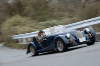 車重は、カタログ記載の乾燥重量で1013kg、車検証記載値で1070kgと、非常に軽量だ。