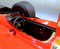 「フェラーリF1-89」のコクピット。