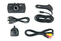 シガーソケットから電源を取るケーブルやPCに接続するためのUSBケーブル、3.5φミニジャックーRCAの変換ケーブル等を付属。