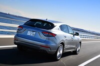 今回は、約190kmの道のり（高速道路が6割）を試乗。燃費は満タン法で7.2km/リッター、車載の燃費計で8.5km/リッターを記録した。