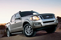 正規導入モデルでは、日本で発売される唯一のピックアップトラック「エクスプローラースポーツトラック」