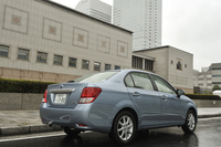 トヨタ・カローラ アクシオ ハイブリッドG