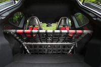 車名の「ビポスト（bipost）」とはイタリア語で「2人乗り」の意。リアシートは取り外されており、チタン製のバーが装着されている。