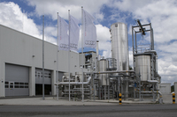 ニーダーザクセン州のヴェルルテに建てられた「e-gas」の生成工場。ドイツの中でも、この地域は再生可能エネルギー（特に風力）を積極的に導入している。