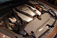 新型「スカイライン」は、国内市場ではハイブリッドモデルのみが販売される。
    