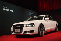 アウディの旗艦「A8」がフルモデルチェンジの画像
